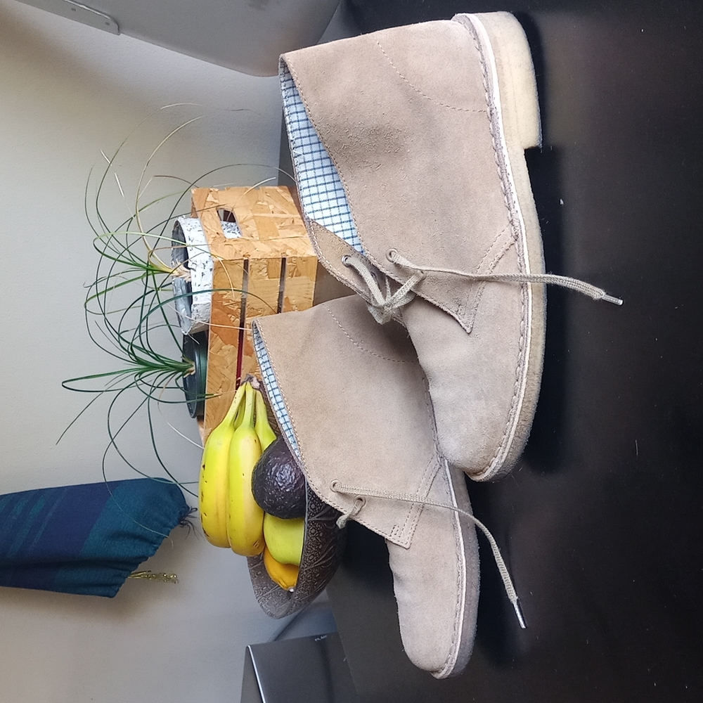 Clark's desert boots, women's size 8, taupe suede